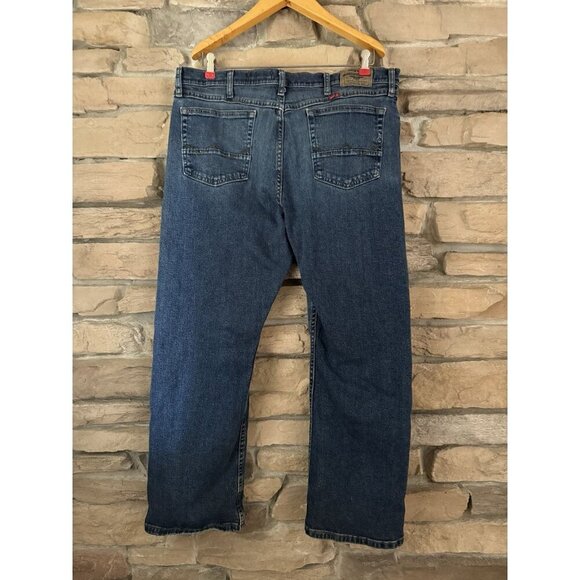 Wrangler Men’s Jeans Size 38x30 Classic Fit Stretch Denim Blue Straight Leg - Picture 2 of 10